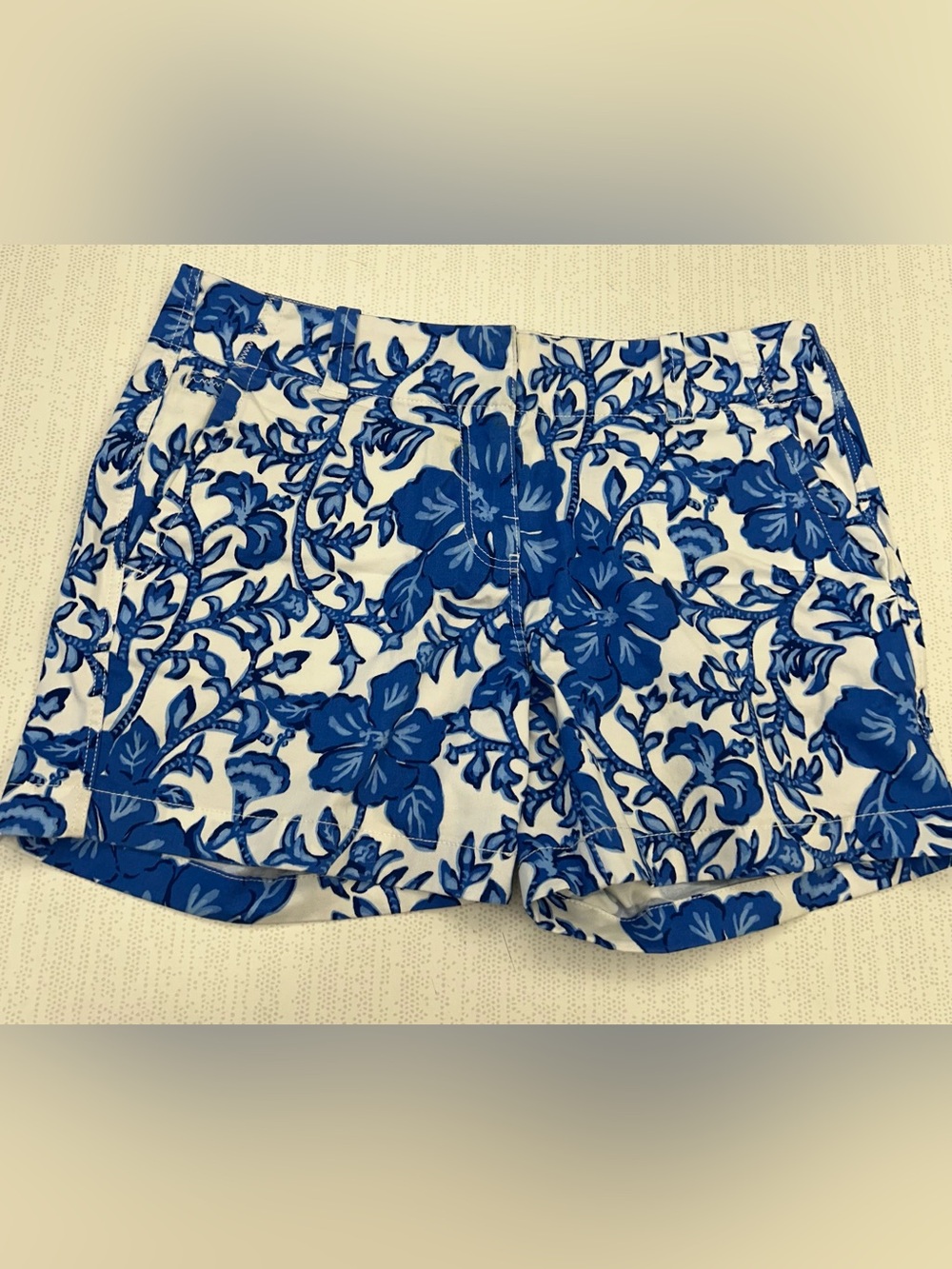 Vineyard Vines Women’s Blue and White Floral Shorts